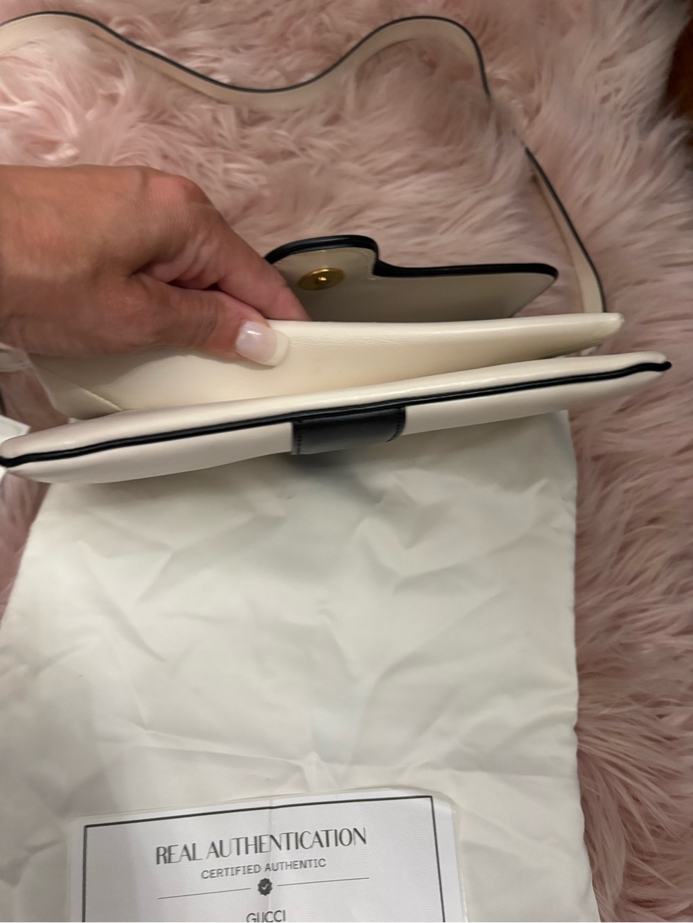 Gucci Cream Leather Crossbody with Black Trim & Gold GG - Picture 5 of 7
